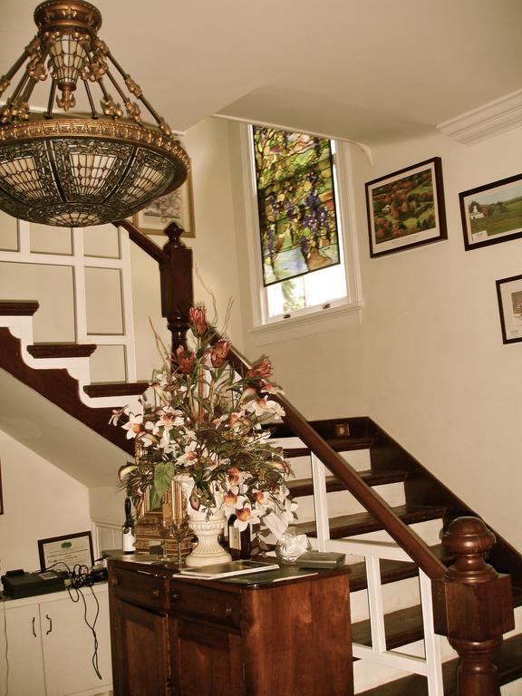 Orange Inn On Poplar Hill מראה חיצוני תמונה
